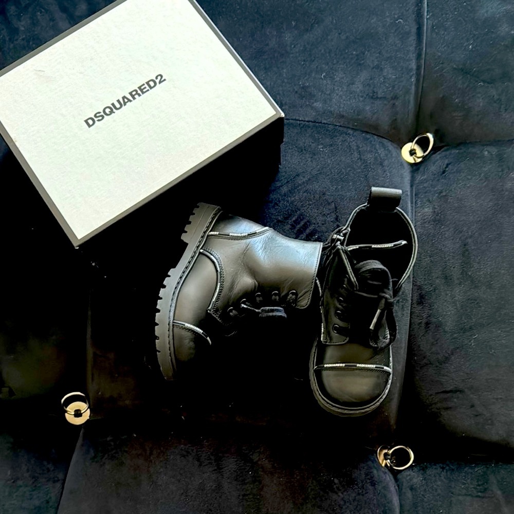 DSQUARED2 Black Boots Sleek and Stylish